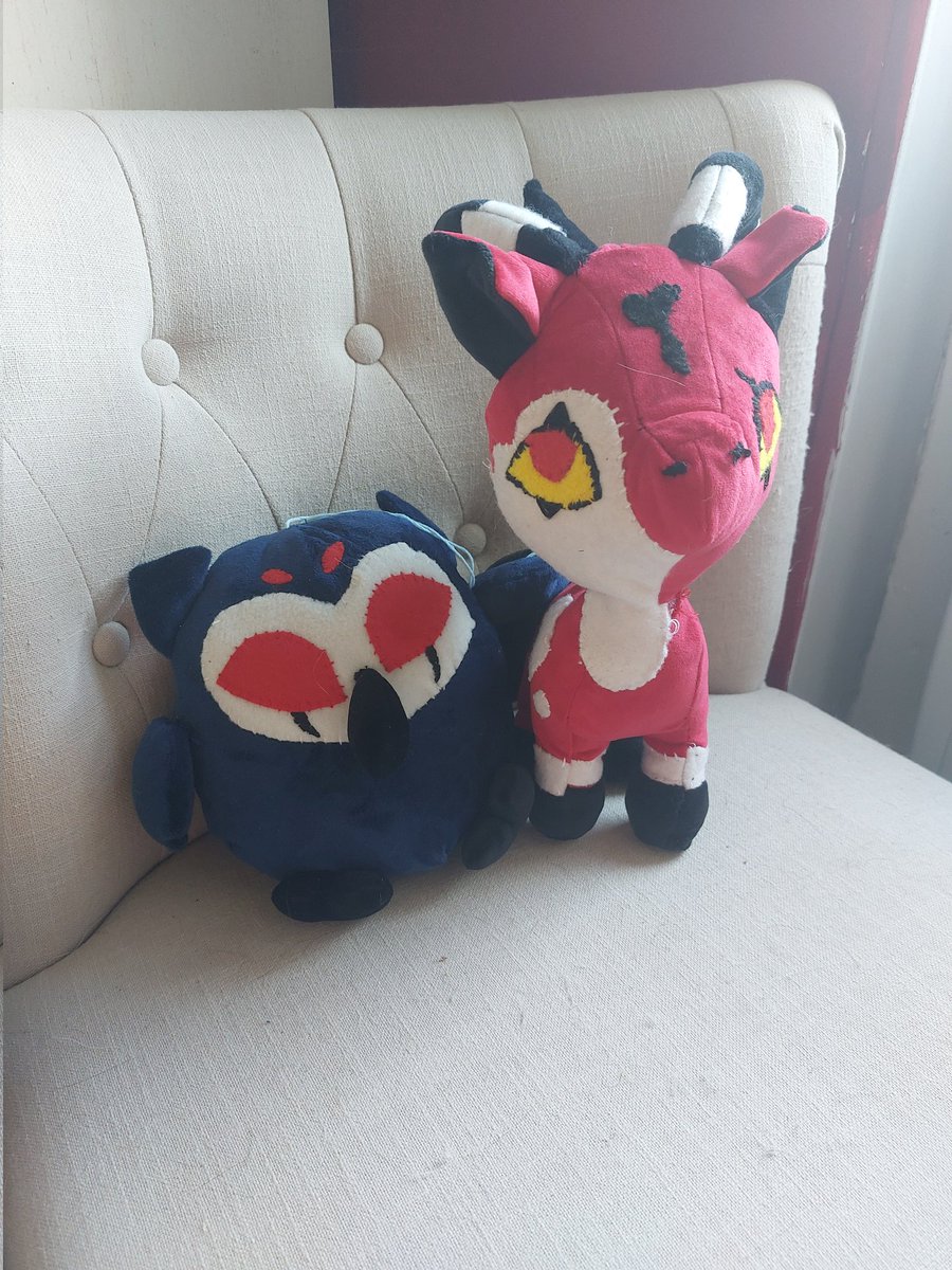 Aima_Bloodcap's tweet image. After several months of procrastination I finished my Blitzøhorse plushie. Stolas isn't alone anymore.
#helluvaboss #HelluvaBossblitzo #blitzøplushie