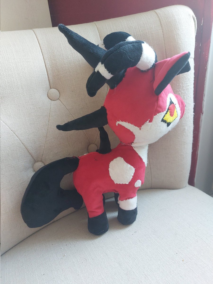 Aima_Bloodcap's tweet image. After several months of procrastination I finished my Blitzøhorse plushie. Stolas isn't alone anymore.
#helluvaboss #HelluvaBossblitzo #blitzøplushie
