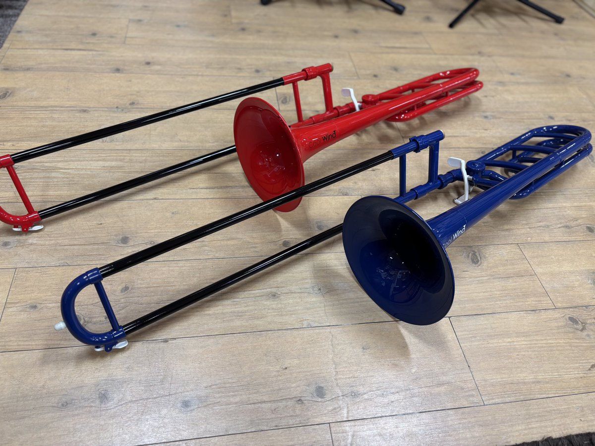 apollon_nishi's tweet image. カラフルな管楽器が入荷しました🌈

写真に写っているトランペット・トロンボーンは
全部プラスチック製！！
どの色も可愛いカラーで目を引きます👀🎺

#coolwind