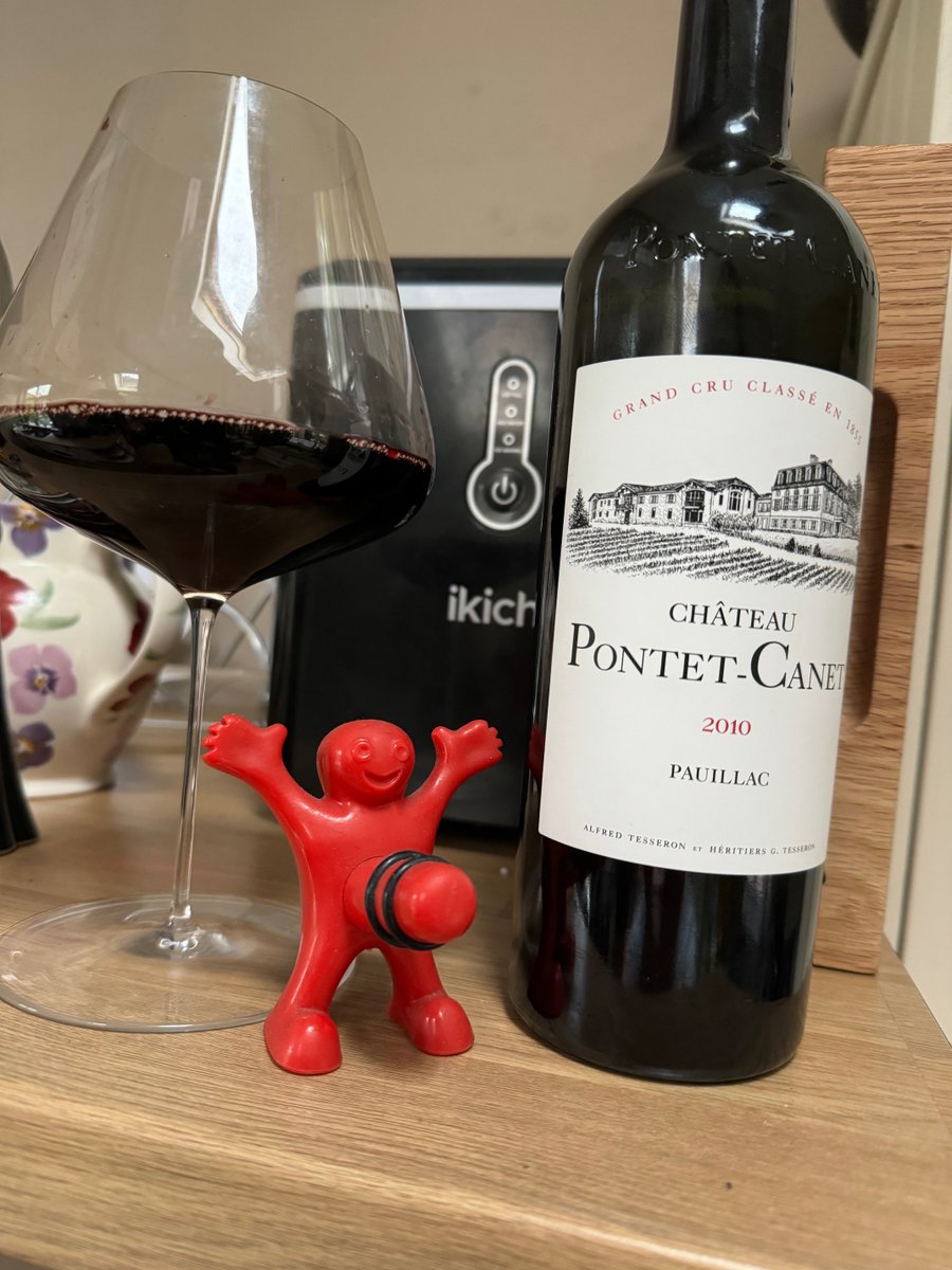 Most excellent Fifth growth Pauillac last night 2010 Chateau Pontet-Canet. All Blackcurrants and Blackberries with a lovely long finish, drinking very well already but will improve.🍷😋