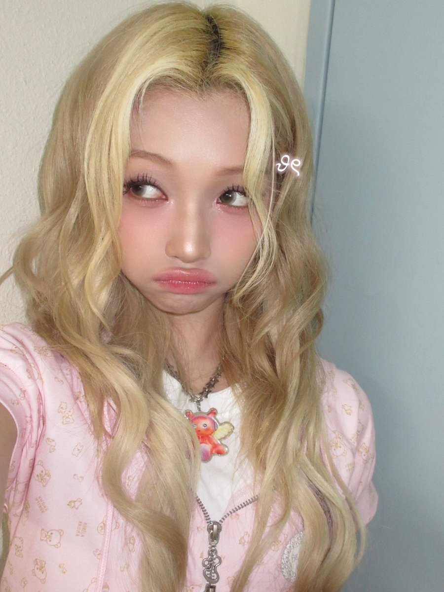 UNIS_offcl's tweet image. love and well wishes for july 🎀🧸

#UNIS #유니스 
#GEHLEE #젤리당카