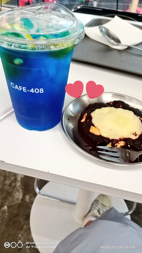 📍 <a href="/cafe408_/">CAFE 408</a>  
Lemonade 🍋 🥂
Red Velvet Cookie 🍪
