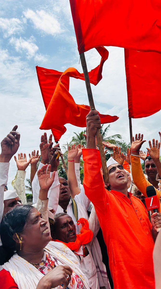 mesandeeppathak's tweet image. मराठी माणसाची “आनंदवारी ” 🚩

#मराठीभाषा #वारी2025 #मराठीमाणूस