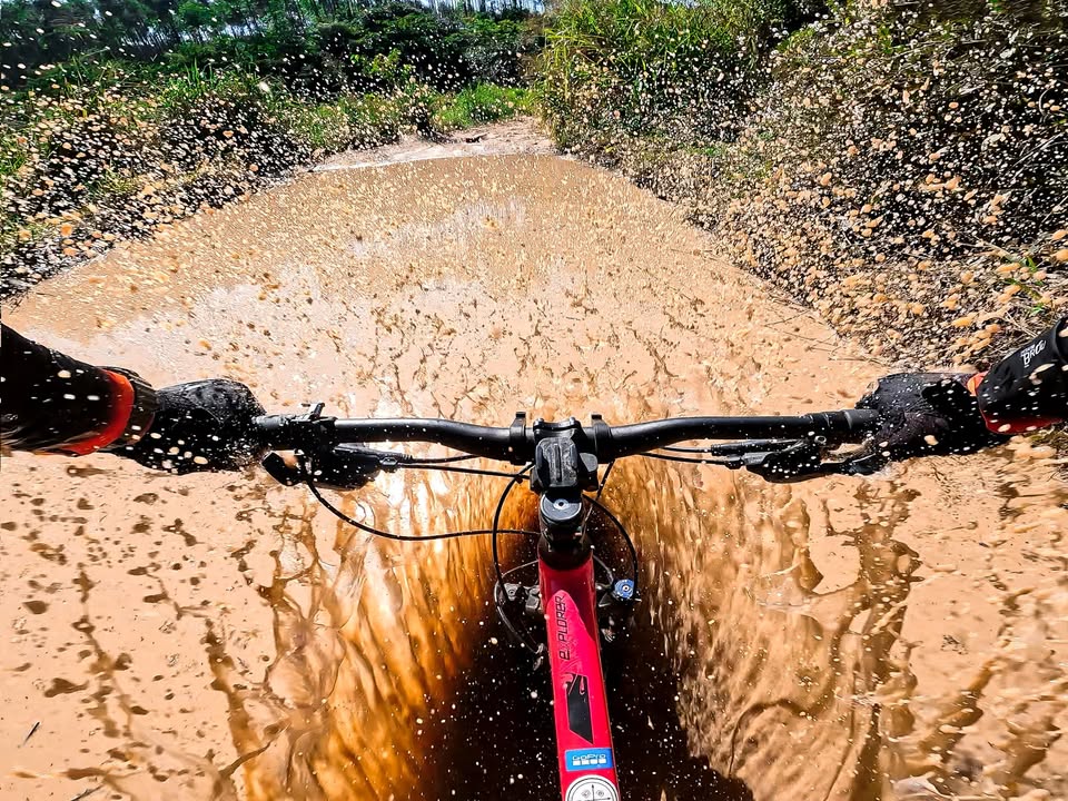 Photo of the Day
水しぶきを上げて、突っ込め 💦
#GoProYourSummer アワードで$100を獲得したFernando Caselatto Netoの迫力POV。

GoProでMTBの瞬間を記録 👉 GoPro.com/MTB