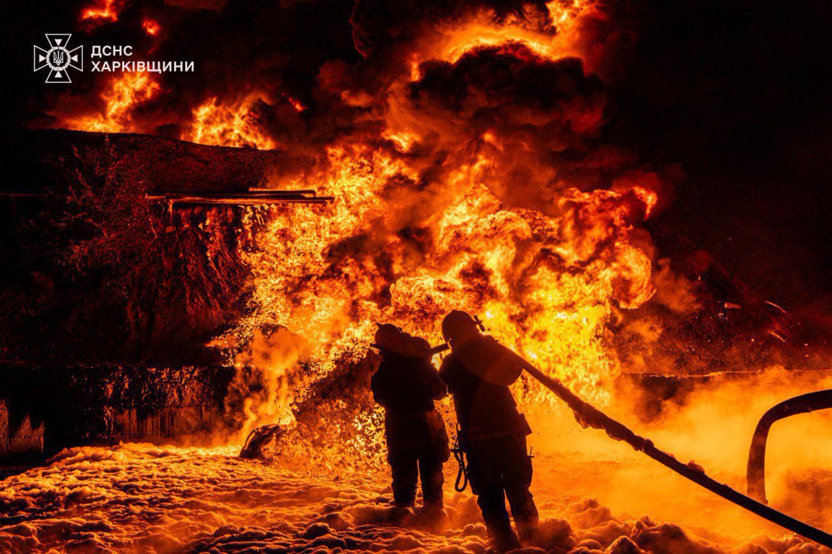 This picture says more than a thousand words. Ukraine 🇺🇦 is defending the entire free world from the fires of hell. How long can it do so with little help and empty promises?