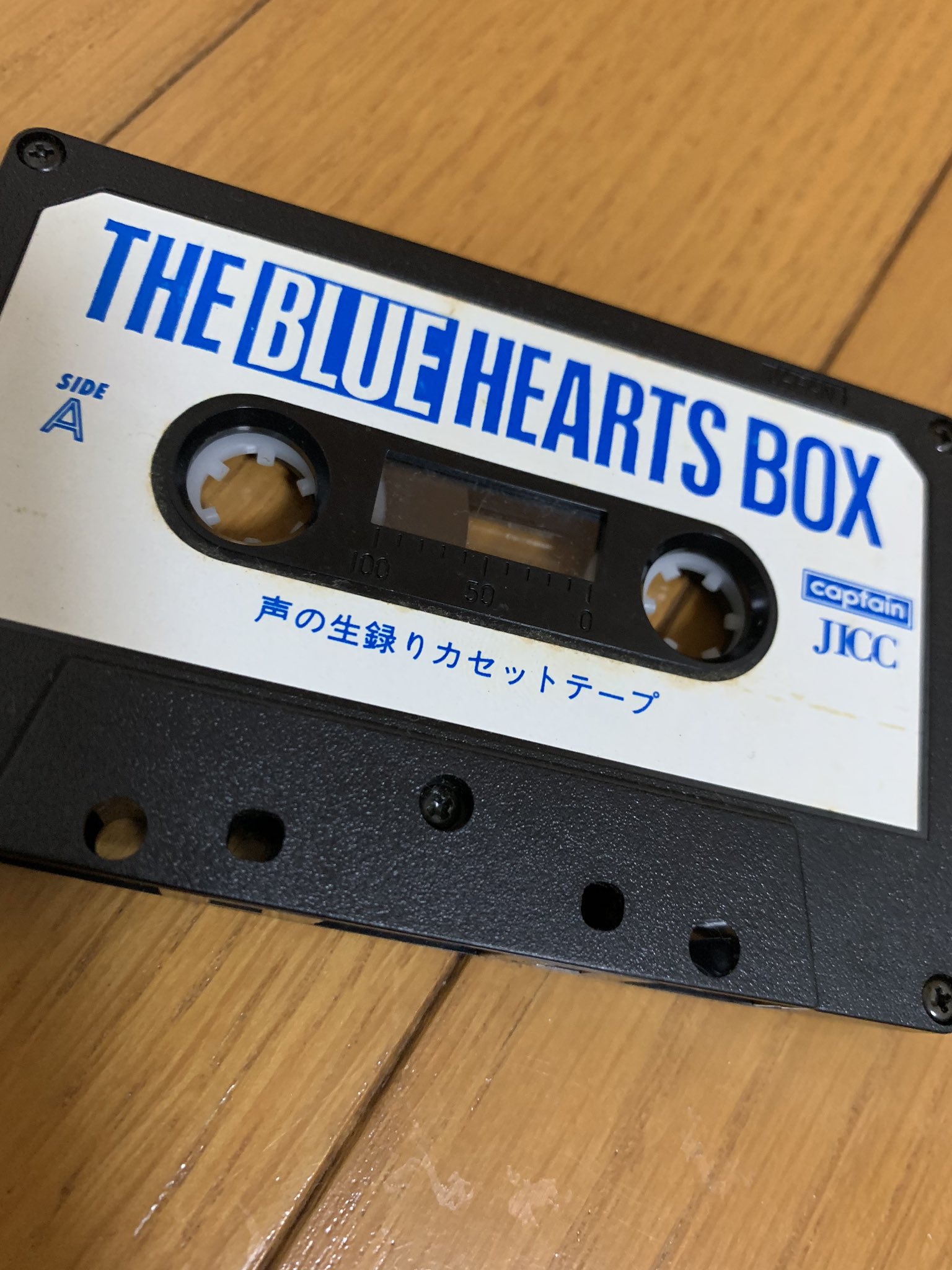 ブルーハーツ　young　and　party　カセットテープ ブルーハーツ カセットテープ THE BLUE HEARTS YOUNG AND PRETTY