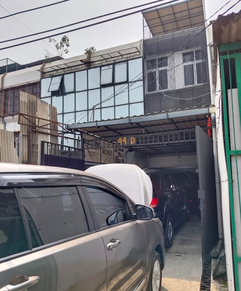 Kata papi, hidden gems versi pria adalah bisa nemu bengkel, yg gk terkenal, gk ada ads nya di medsos bahkan plang Atau spanduk nya gk ada.
Tapi kerjanya bagus &amp; rapih, bisa bawa part sendiri, gk getok harga dan jujur.