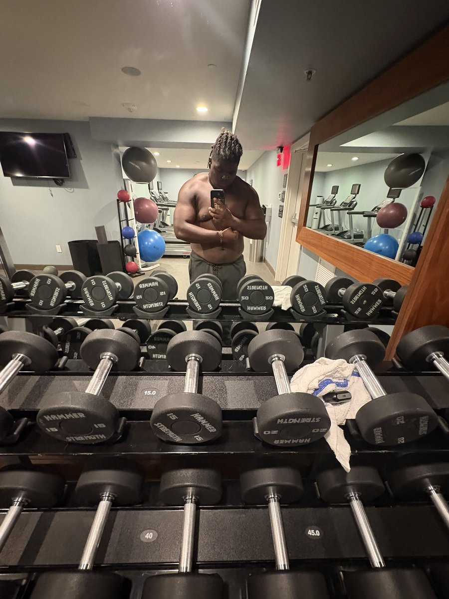 they_willknow77's tweet image. Getting that work on vacation 💯🤙🏾⚡️