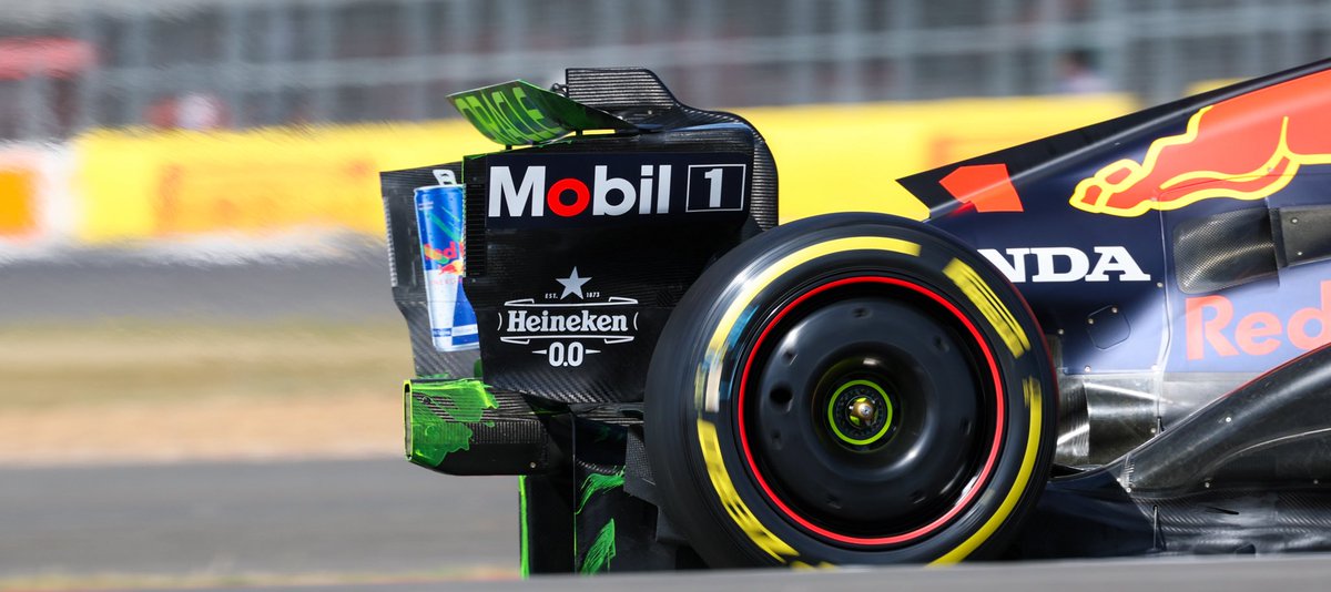 xavigazquez's tweet photo. Hi guys,
From my camera in the #BritishGP . #RebBull testing paraffin on its rear wing, the air drawing the path 😳
.
#xaviimages #f1technicalphotographer #aeroporn 📸
.
#F1 #F1Tech @silverstonecircuit #formula1 🏎️💨💨
. https://t.co/AI7ng3kjlD