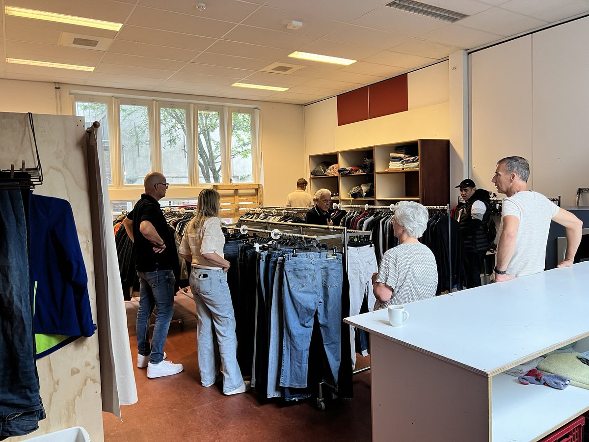 Nu bij onze vrijwilligers van de daklozen-inloop in Amsterdam om uitleg te geven over de nieuwe asielwet. Men maakt zich zorgen of er hoe er gehandhaafd wordt nu formeel de wet al is aangenomen. Gelukkig moet de Eerste Kamer er nog over besluiten, na advies van de Raad van State.