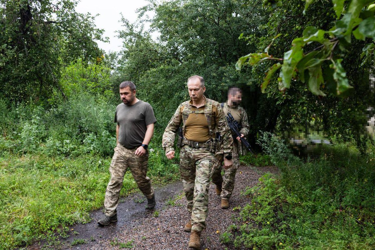 CinC_AFU's tweet image. Присвятив два дні роботі в підрозділах на Харківщині. Працюю разом із командувачем Об’єднаних сил — командувачем ОСУВ “Хортиця” генерал-майором Михайлом Драпатим.
facebook.com/share/p/1QqXjP…