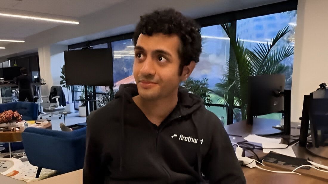 noobiekode's tweet image. No matter what anyone says, this guy is fu**in genius. 

He is better than any AI. 

When people are struggling to find a job, he is switching jobs like clothes. 

Absolute Legend.

#SohamParekh