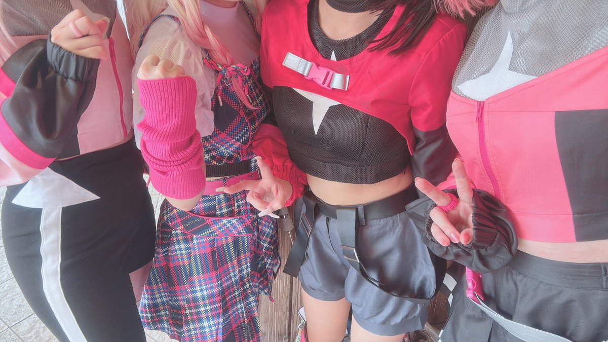 更衣室出た！！！
4人になった👀