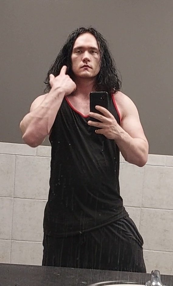 Vampdaddyevil tweet media