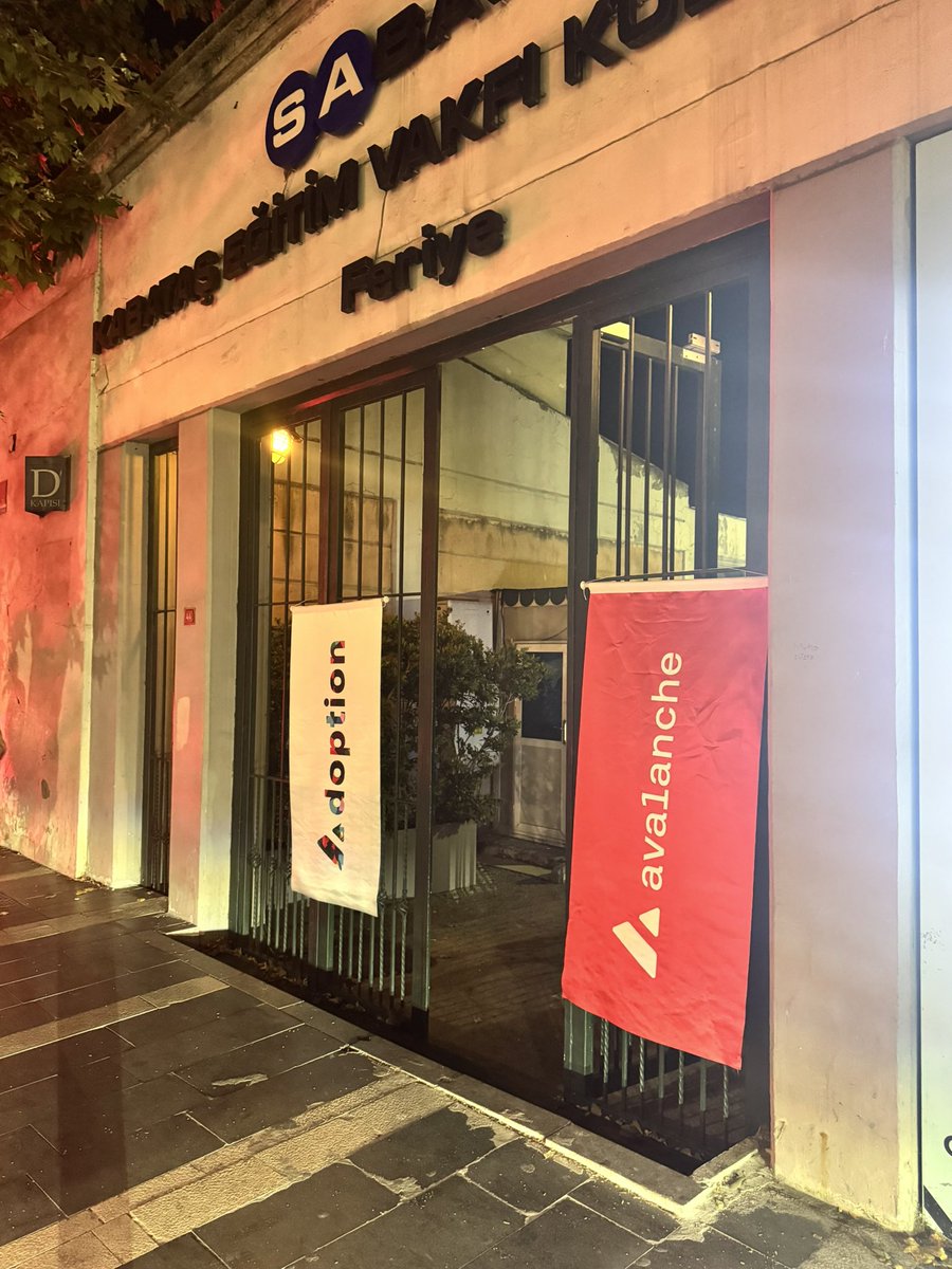 They’ll all step through the door—one by one. 

Who are they? 👀

🔺 Institutions, gaming companies, Web2 giants, banks…

It is🔺doption szn