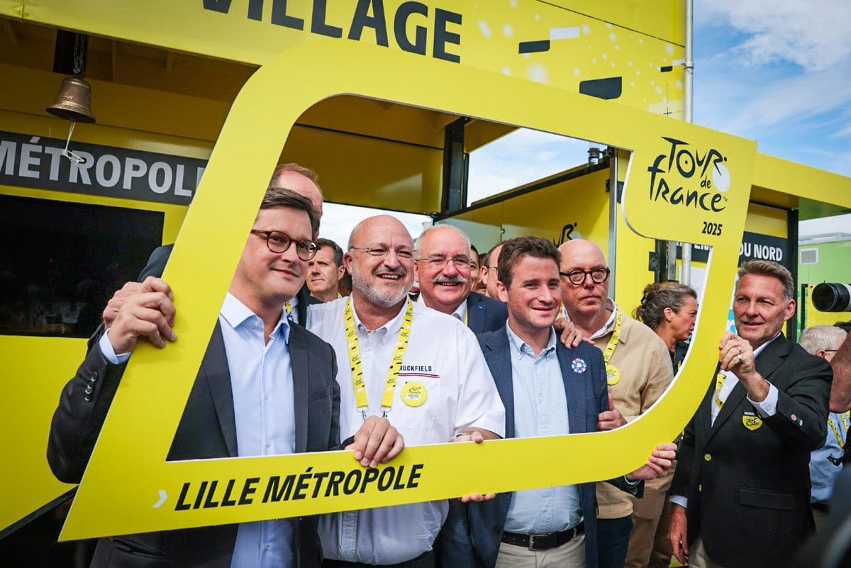Damien Castelain (@damiencastelain) on Twitter photo Dans quelques heures, la <a href="/MetropoleLille/">Métropole Européenne de Lille</a> vibrera au rythme du #TDF25 !
Heureux d’inaugurer le village départ et de lancer cette grande fête populaire.
Merci aux équipes mobilisées pour faire de cet événement un moment inoubliable.
Bienvenue à toutes et tous ! 🚴♂️💛 Dans quelques heures, la <a href="/MetropoleLille/">Métropole Européenne de Lille</a> vibrera au rythme du #TDF25 !
Heureux d’inaugurer le village départ et de lancer cette grande fête populaire.
Merci aux équipes mobilisées pour faire de cet événement un moment inoubliable.
Bienvenue à toutes et tous ! 🚴♂️💛