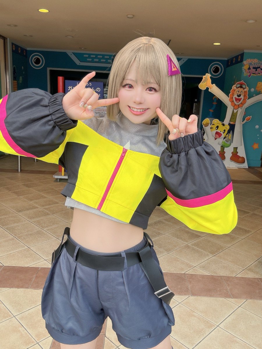 【速報】かすみんでいます👑
2年ぶりくらいのラグコス〜！
虹ちゃん12人これから全員揃うよ💛
楽しみ✨
#0705ラグコスGoOurWay
#ラグコス2025