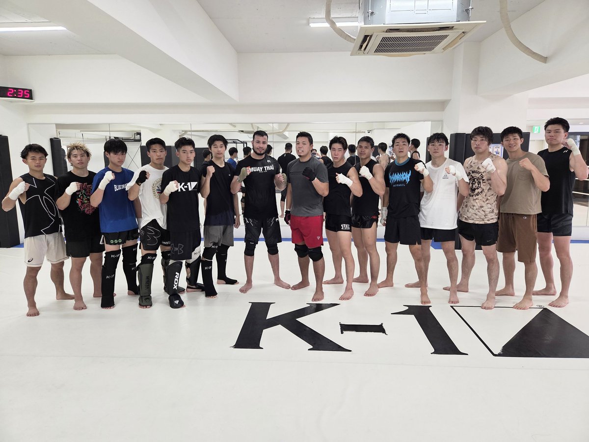 毎週土曜14時から恒例の大宮・川口合同スパーに、遠く大阪から山口翔大選手と今月26日にタイトルマッチを控えたKrushミドル級王者ブハリ亜輝留選手が参加されました。

お二人とも本当に本当にありがとうございました！
たくさん勉強になりました！

また何卒よろしくお願いいたします！