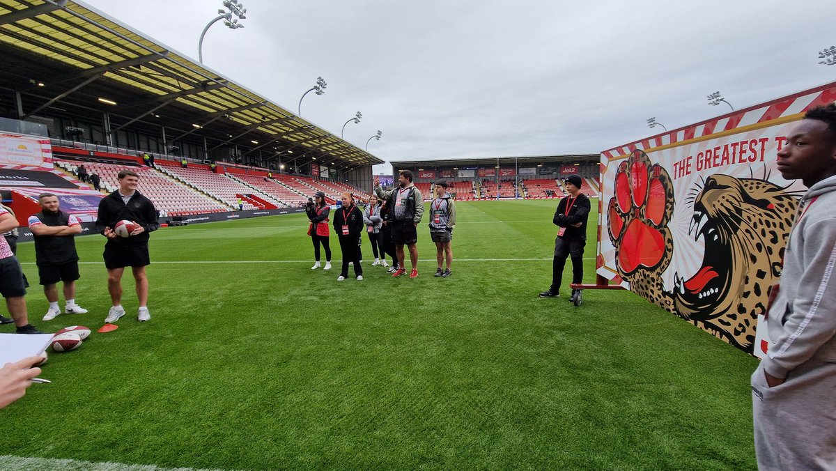 LLRL_Foundation's tweet image. What a night! And it all started with the greatest throw, which ended with a new leader at the top of the table.
For your chance to win an amazing prize from Jet2.com & Jet2holidays, make sure you get too the home games early.