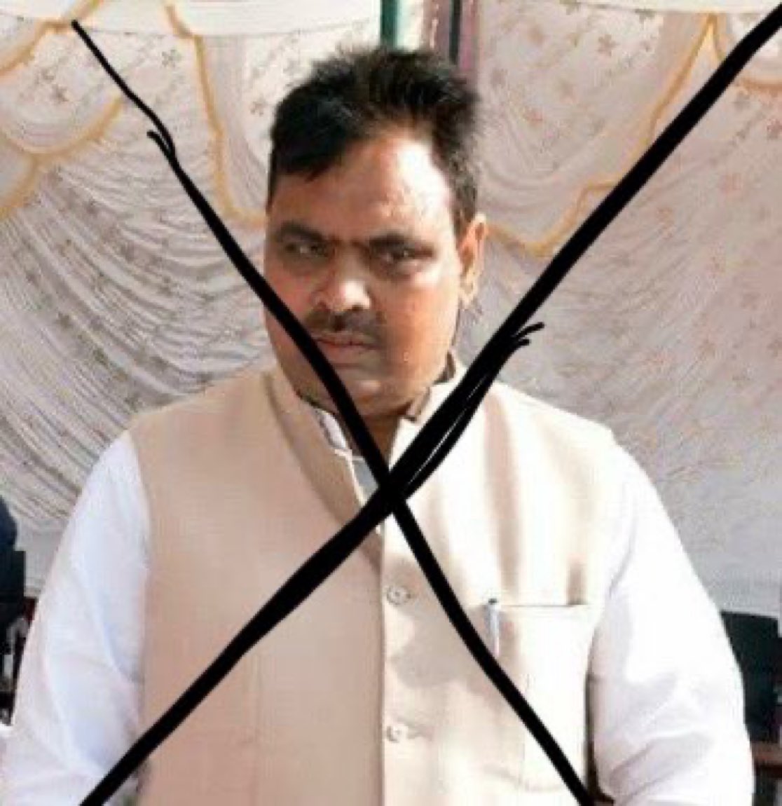 भजनलाल राजस्थान पर कलंक हैं….

डरा हुआ तानाशाह, एक मरा हुआ लोकतंत्र बनाना चाहता है।
#भजनलाल_हटाओ_राजस्थान_बचाओ  #X का ट्रेड हटाकर यह बात साबित कर दी ।

रालोपा के लङाके इसका मुंहतोड़ जवाब देंगे
#भजनलाल_डरता_है_ट्रेंड_उड़वाता_है