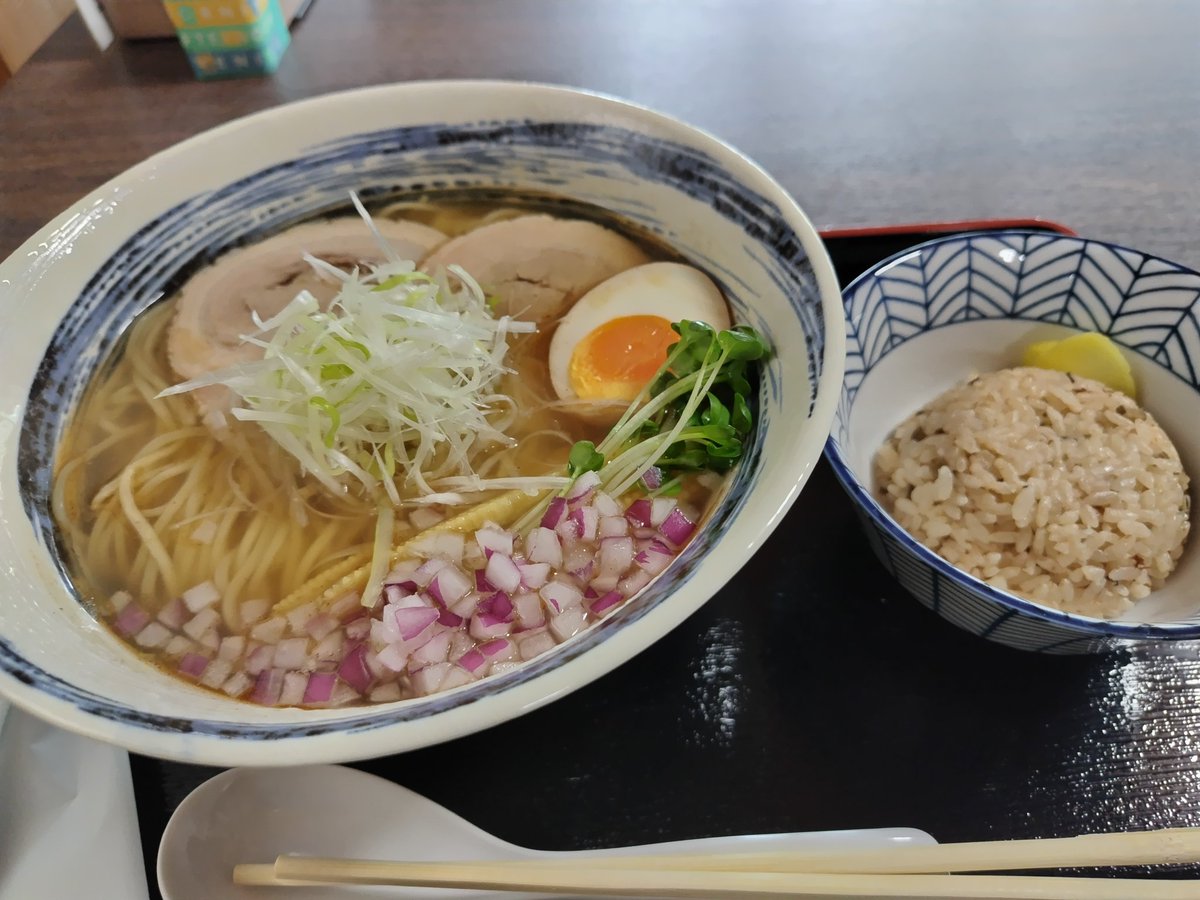 hiro_ko_driver2's tweet image. 毎週火水土曜日しか営業してないラーメン屋さんに行ってきました🍜
いい出汁してます✨