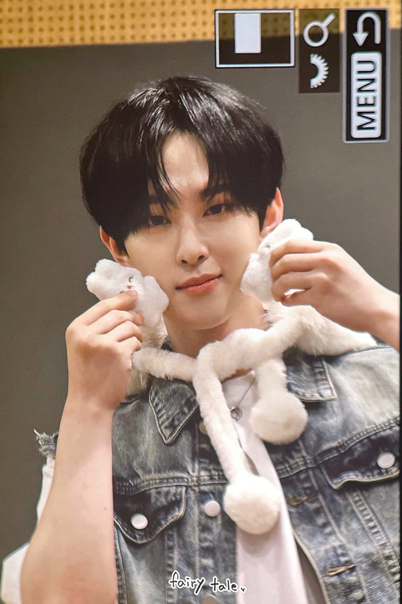 250705 소디엑 팬싸인회

🐰🤍

#소디엑 #XODIAC 
#원현식 #현식 #HYUNSIK