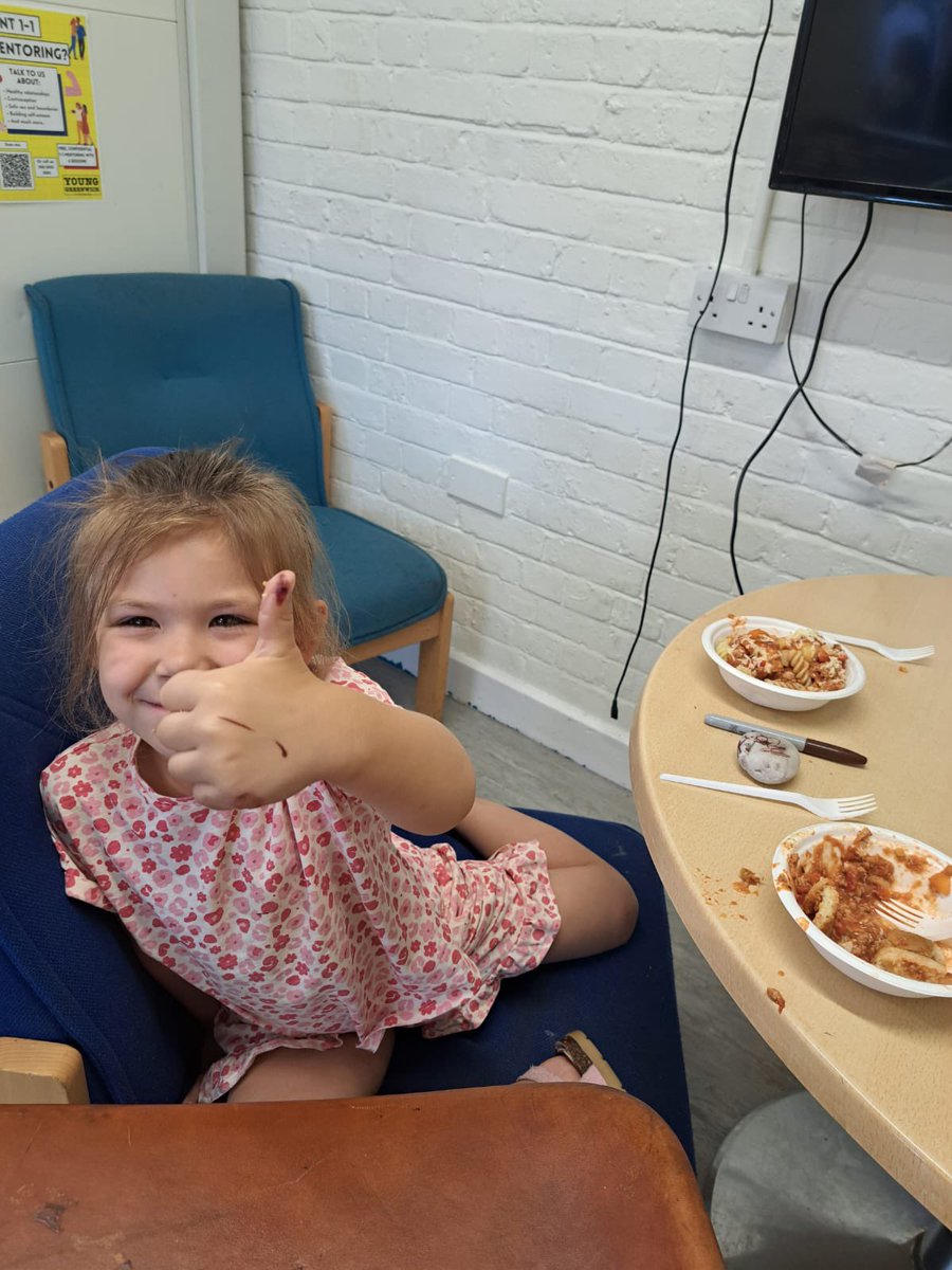 HawksmoorYouth's tweet image. Family session are all about brining people together. The yummy food was a big hit with thumbs 👍 up all around @YoungGreenwich @GroundworkLON for supporting members of our community 60 people in Fridays session