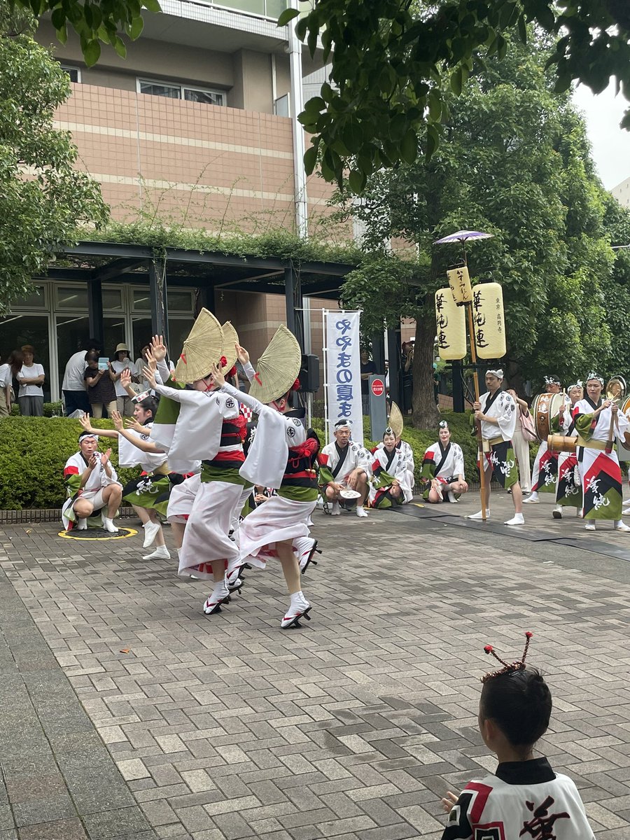 r_shinohara525's tweet image. 夏が来た!お祭りシーズン到来☀️
大井一丁目権現町会の盆踊、西五反田谷山会のややまの夏まつり、大崎第一地区の区民まつりへ。
久しぶりにお会いできた方々も多く、いろいろなお話をすることができ充実した時間でした✨
ややまの夏祭りでは阿波踊りも。笛や太鼓の音に私も阿波踊り欲がうずうず。…