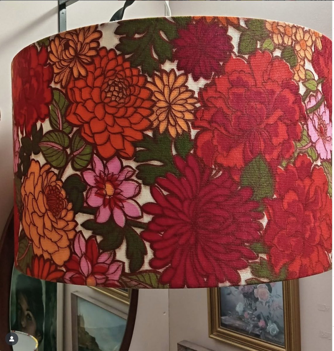 lampshades78502's tweet image. Handmade vintage fabric lampshades and vintage homeware.
#shopindie #supportsmallbusiness #UKGiftHour #UKGiftAM #giftideas #craftbizhour #earlybiz #vintage #SmartSocial #SundayFringe #WelshCraftHour #CraftHour #smallbizzsunday #CraftBizParty #womaninbizhour #Sheffield #handmade