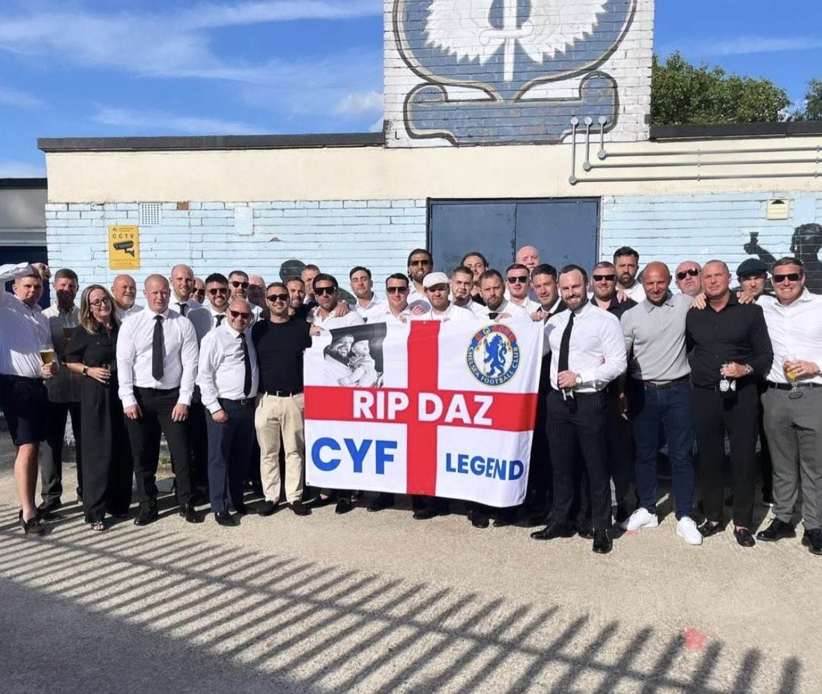 Original Chelsea Youth Firm(active in 00s/10s) at funeral yesterdayday for one of theirs that sadly passed away. RIP 🙏🕊