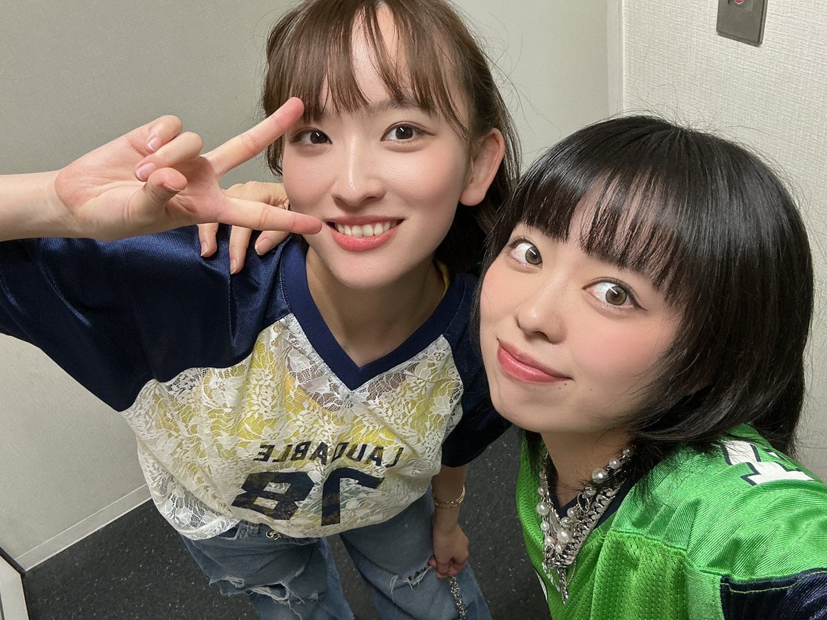 momoka_drum_49's tweet photo. 美月とツーショ✌️かわいい

#ロリキ　#ドラム女子 #ボーカル女子 https://t.co/StFL1AbGpe