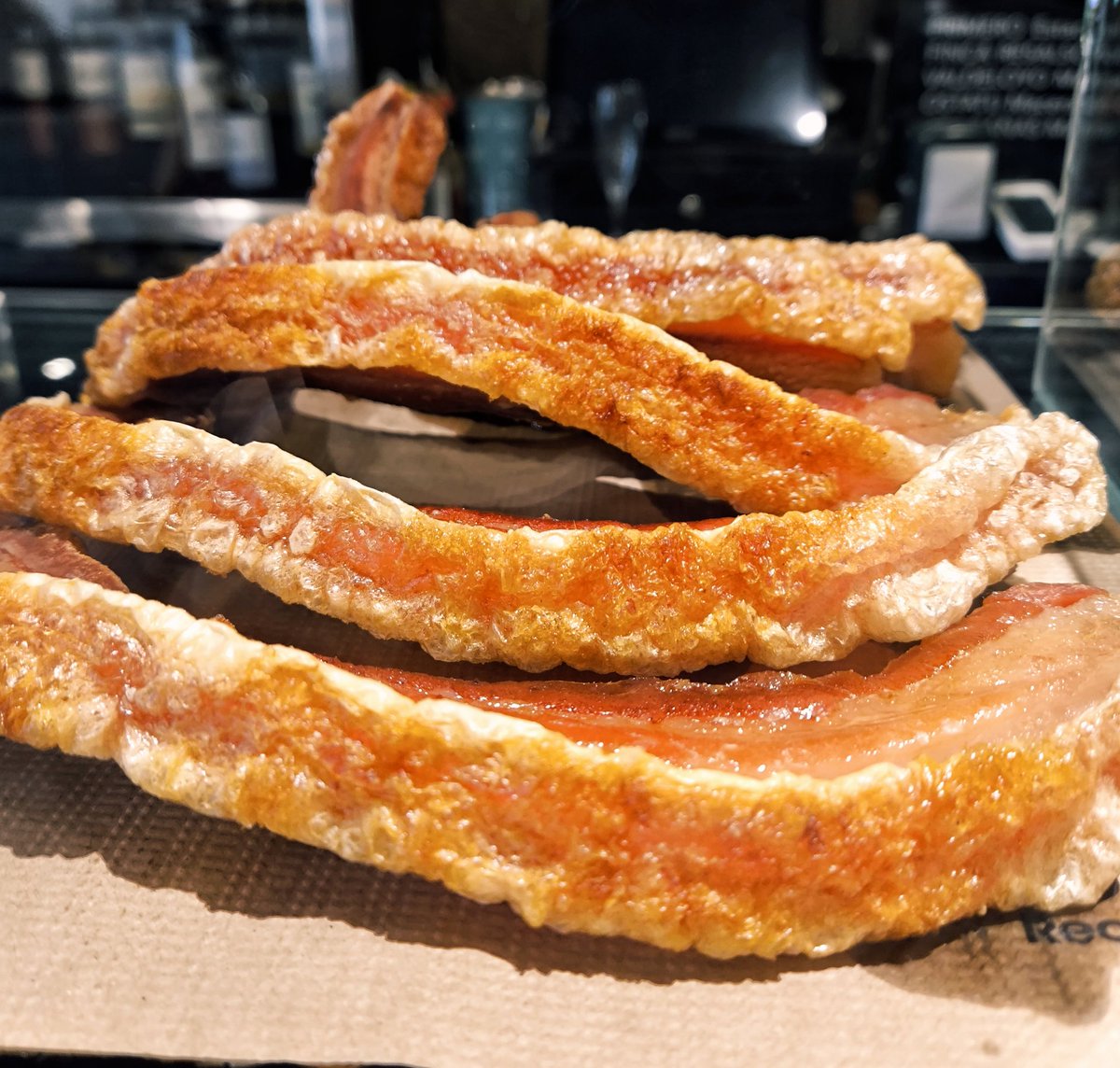 Energia ez da ez sortzen ezta deuseztatzen ere, eraldatu baino ez da egiten.  e=mc2
#Euskalherria #Barakaldo #Torreznos #Txerrikia #Txintxorta