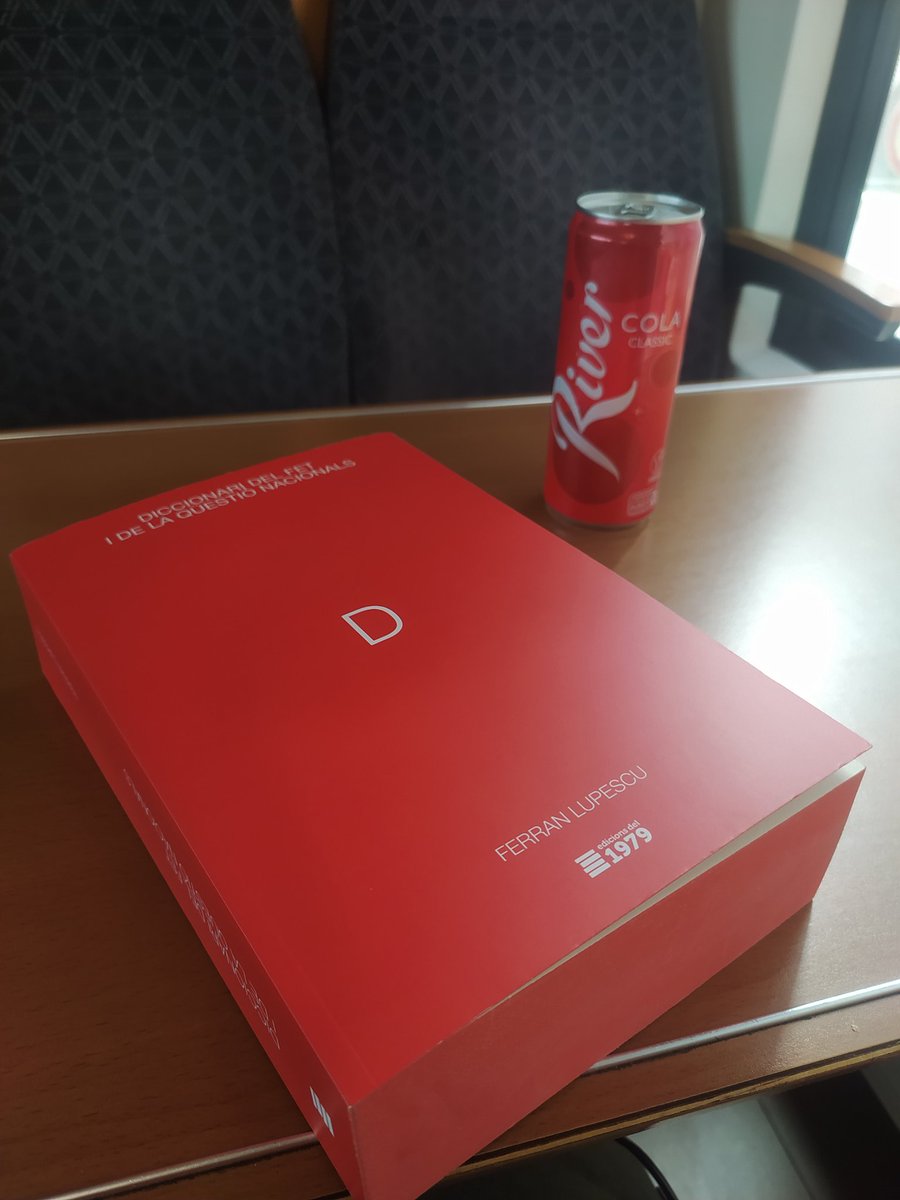 davidcbou.bsky.social (@modrikozolec) on Twitter photo Huit hores de tren, saltant d'estació en estació i d'entrada en entrada.
Bon cap de setmana! 🚂🚋📚📚🚃📚
<a href="/edicionsdel1979/">Edicions del 1979</a> Huit hores de tren, saltant d'estació en estació i d'entrada en entrada.
Bon cap de setmana! 🚂🚋📚📚🚃📚
<a href="/edicionsdel1979/">Edicions del 1979</a>