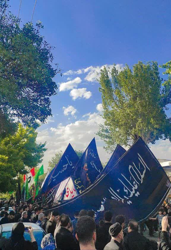saraa_zmh's tweet photo. کربلا میدان مدرسه‌ای است برای آموختن زندگی. در مکتب حسین، آموخته‌ایم که حتی اگر همه چیز را از دست بدهیم، نباید عزت و حق را واگذار کنیم.
#ملت_امام_حسین 
#حسین_عاشیقلری https://t.co/cUNwVyiNlU