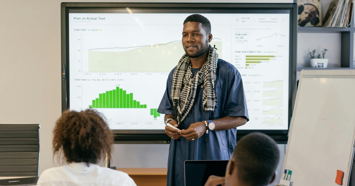 slidebank's tweet photo. SlideBank helps manage presentation content at scale. Organize, share, and update slides across global teams from one secure platform.

#SharePowerpoint #PresentationManagement #SAAS https://t.co/nrUxQcOOuo