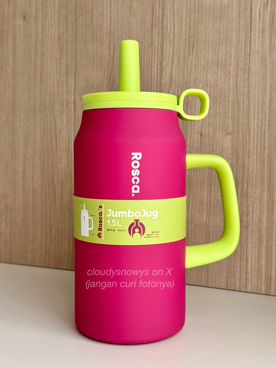 cloudysnowys's tweet photo. ─rosca tumbler jumbo 1,5 liter

🖇️ https://t.co/HyBbC7FCSe
(ada 3 warna punyaku warna roses)

bukan gentong lagi tapi ✨GENTONG✨ kalau kalian cari tumbler yang bisa masuk es batu gede, awet buat es batu & dingin, bisa buat air panas juga pokoknya paket lengkap tapi sizenya besar bisa beli punya rosca sumpah worth it banget harganya juga masih affordable...

kalau kalian beli udah dapeting pembersihnya juga lagi lengkap banget 😭✊🏻
