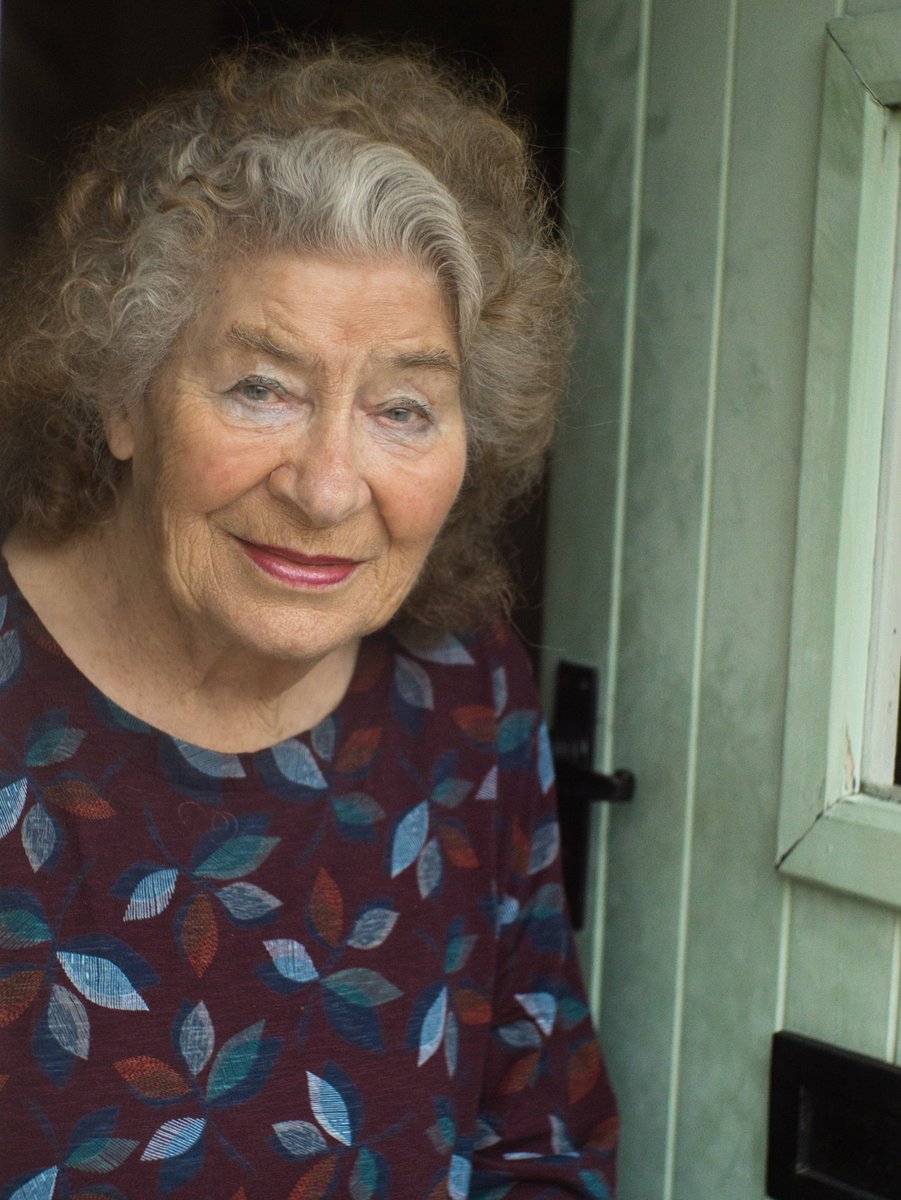 Happy 90th birthday, Shirley Collins! ❤️ 

One of the most important voices and stewards in British folk music - turns 90 years old today.  

To celebrate, Domino is pleased to share a new version of “Hares on the Mountain”.

➡️ dominomusic.com/news/uk/shirle…