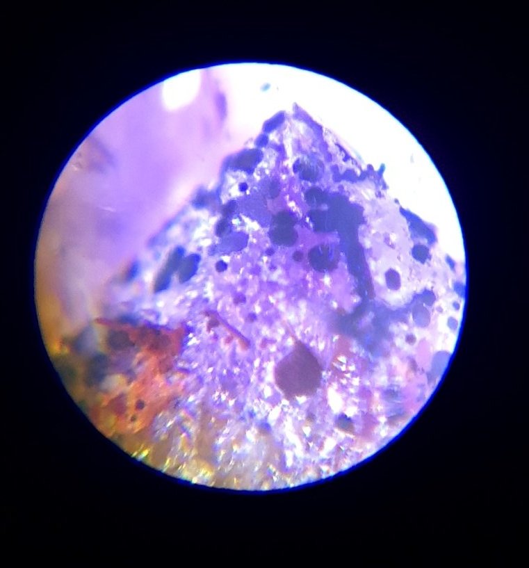 원래는 래피도크로사이트가 꽃잎같은 형태랑 뭉친 형태 있으니 이둘의 차이는 뭐고 꽃잎 모양은 무슨 구조인지 궁금해서 찾아본거였는데 말이지