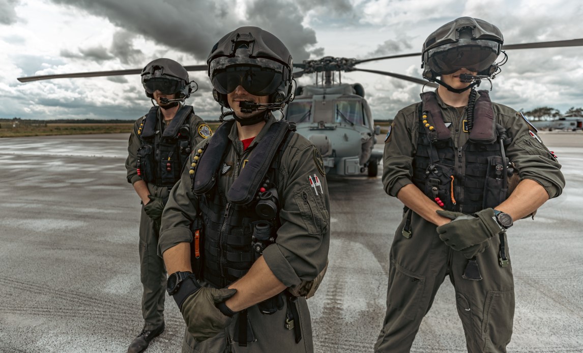 Forsvaret (@forsvaretdk) on Twitter photo For første gang har en dansk Seahawk-helikopter været i luften fløjet af en besætning udelukkende bestående af nordmænd fra <a href="/Forsvaret_no/">Norwegian Armed Forces | Forsvaret</a>. Det er en væsentlig milepæl i et forstærket flyvevåbensamarbejde mellem Danmark og Norge som blandt andet handler om helikopterkapacitet. Læs For første gang har en dansk Seahawk-helikopter været i luften fløjet af en besætning udelukkende bestående af nordmænd fra <a href="/Forsvaret_no/">Norwegian Armed Forces | Forsvaret</a>. Det er en væsentlig milepæl i et forstærket flyvevåbensamarbejde mellem Danmark og Norge som blandt andet handler om helikopterkapacitet. Læs