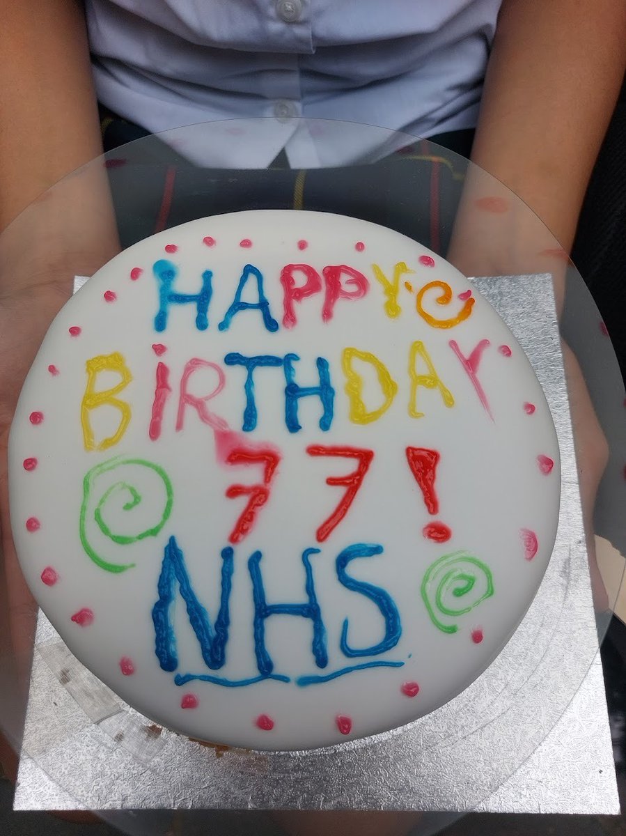CitizensUK's tweet image. 🎂 Happy 77th birthday, @NHS! This week, community leaders from @NLondonCitizens brought cake, cards &amp;amp; a message to @RoyalFreeNHS: Pay all staff, including outsourced workers, the real #LivingWage.

Will the Royal Free make their wish come true?