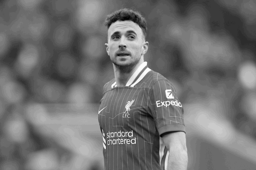 iambernardo_b's tweet photo. Diogo Jota and his brother will be buried today, the funeral will start at 11:00. 🤍
#RIPJota #RIPANDRE https://t.co/bnfvq6gpfv