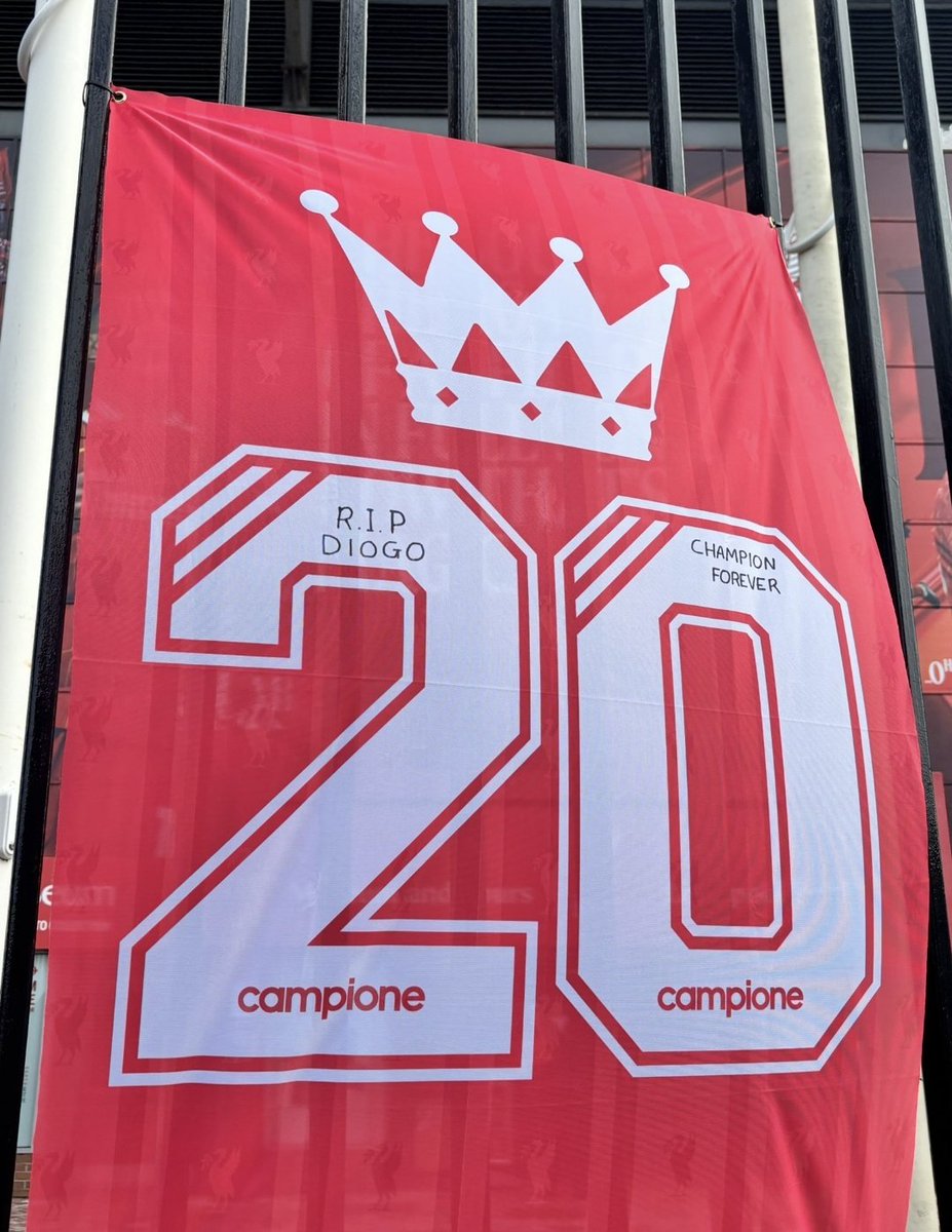 R.I.P  Diogo, the world of football will never  be the same without you. Forever our number 20. #YNWA 💔 
Thought are with his wife, children, and family 😪 R.i.P Andre, you are with your big brother forever 😞