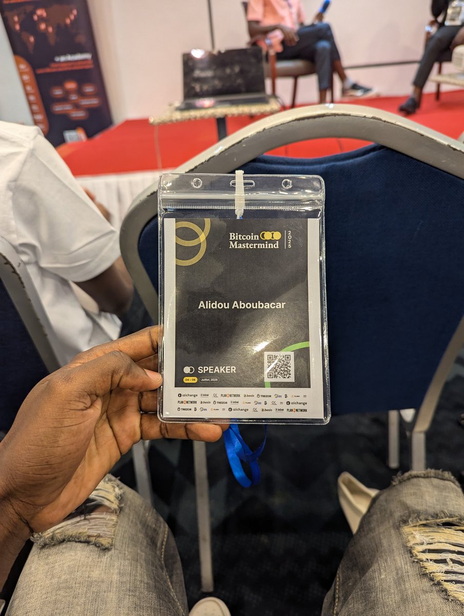 Aboubacar_Bi's tweet image. Speaker 🔊🔊 au #BitcoinMastermind 

Bon j'attends toujours la communauté pour Sofitel 😂 😂 
@Loreano_A @Tokyo87313395 @RamadoneA @GdonLalemi @WilfriedGnonlo4 @awesshj @Say_ress 
#Benin 
#Bitcoin