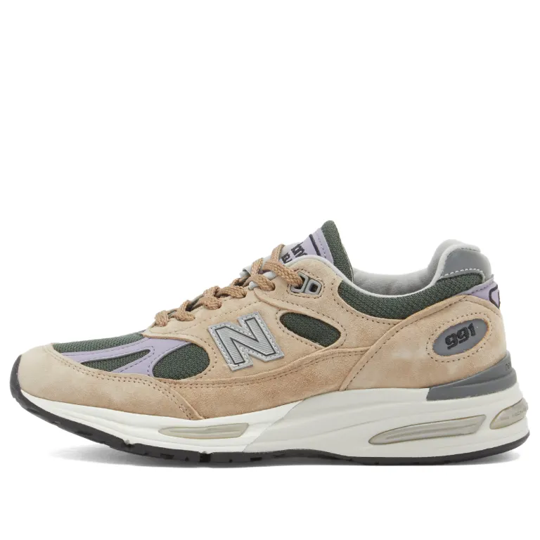 DealDoodle's tweet photo. On sale now! 👟 The highly sought-after New Balance U991DL2 Sneaker Made in UK is down to just £143 (from £220) at End.
Elevate your rotation. Shop before it's gone!
👉https://t.co/cdGXMorMsU https://t.co/rGSSJcm2du