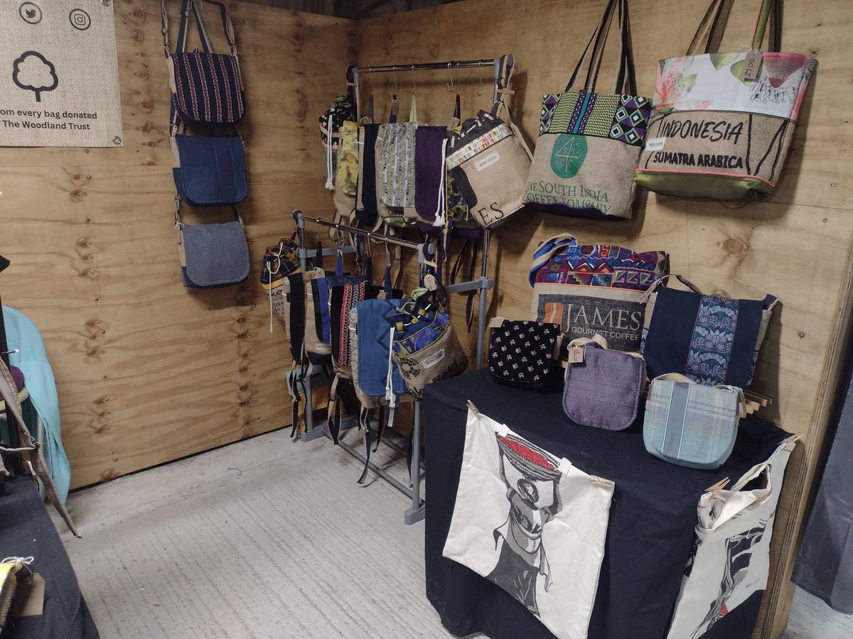 BeenSacks's tweet image. All set up and ready for this weekends Craft Market at Makers Market Barn - Great Wedlock Deer Park . Over 50 different stalls so pop along and say hi/ shwmae if you're in the #tenby area. #MHHSBD