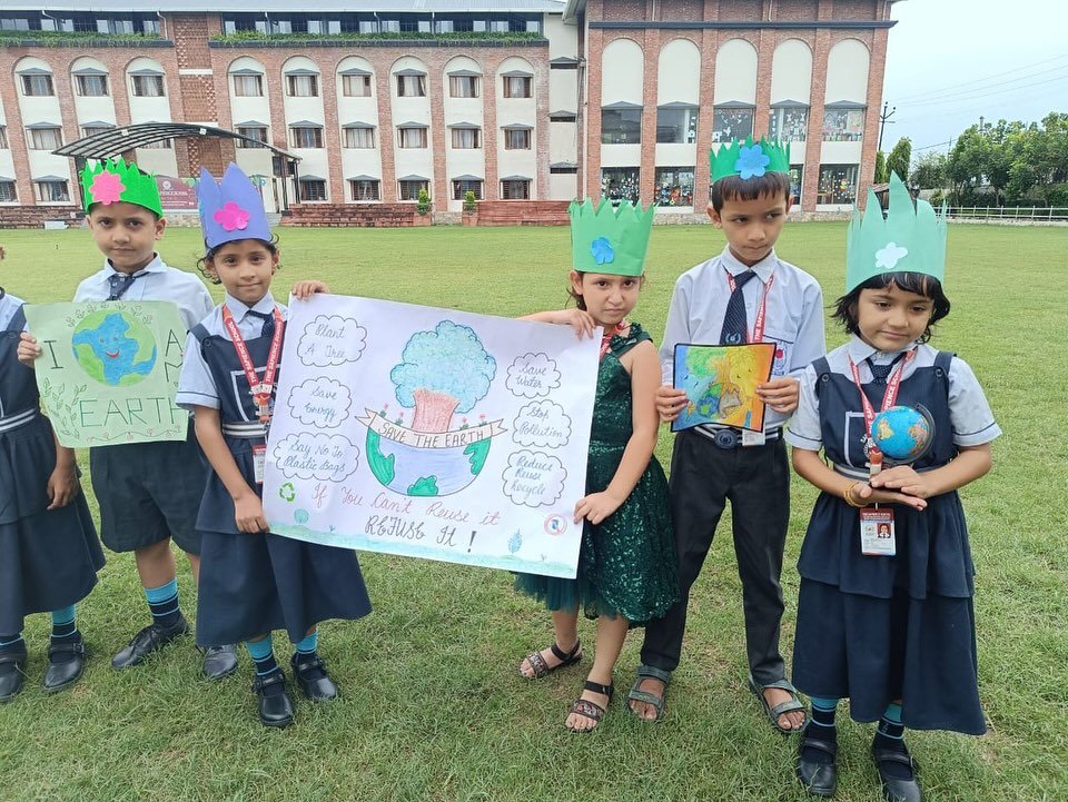 sapience_school's tweet photo. 🌍 Day 4 Highlights ✨
Students shared soulful poems &amp; smart water-saving tips 💧📝, voicing love for Earth 🌏💚.
Every word &amp; drop counts! 💦
#EnvironmentalWeek #SaveEarth #SaveWater #StudentVoices #SapienceForNature https://t.co/Xp9f8B1d0A