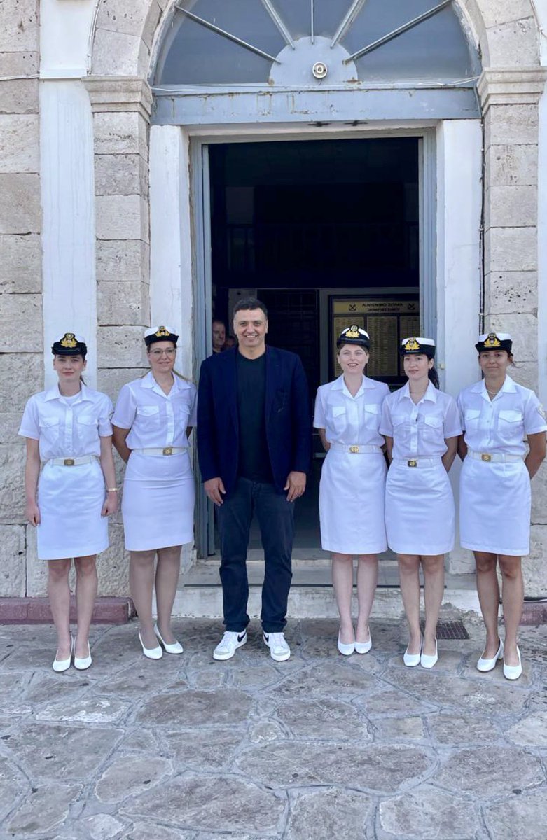 📍Σάμος

Με διαγωνισμό για την προμήθεια νέων σκαφών, μέσων τελευταίας τεχνολογίας, καμερών, drone, δορυφορικές λήψεις κλπ., ενισχύουμε τα στελέχη του Λιμενικού που παλεύουν καθημερινά στο Αιγαίο, προασπίζοντας τα σύνορα της πατρίδας μας. 

👉🏻 Τον Οκτώβρη, προχωρούμε σε νέες