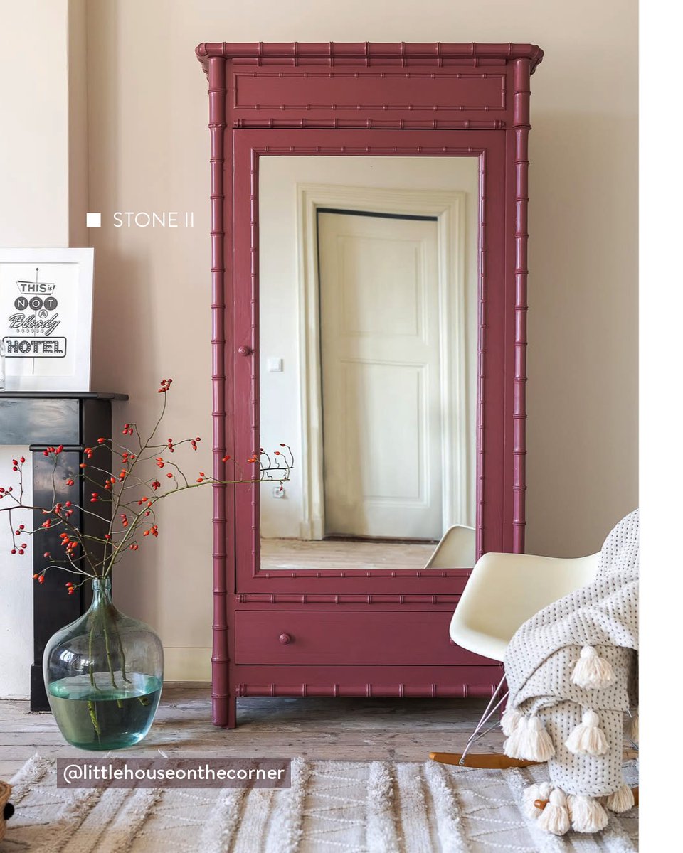 paint_library's tweet image. Discover five neutrals from the Architectural Colours that create a gentle, soothing living environment. 

paintandpaperlibrary.com/advice/the-bes…

1. Canvas I @thehousethatblackbuilt
2. Powder I @bobbins.at.home
3. Stone II, Soumak @littlehouseonthecorner
4. Cashmere II @roseywoodinteriors