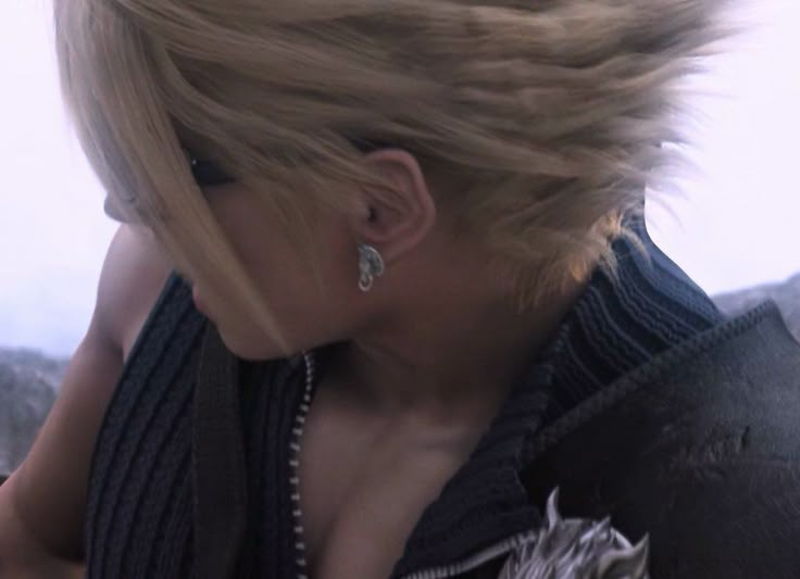 Laura38460211's tweet image. Nomura was on some spiritual and transcendental trip when he designed Advent Children Cloud.