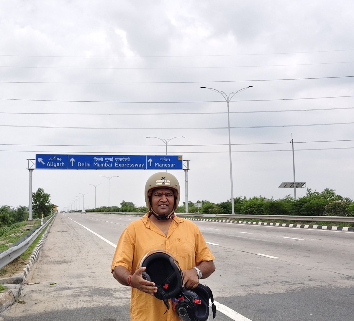 Helmet man of India (@helmet_man_) on Twitter photo рдЬреЛ рдЗрдВрд╕рд╛рди рдЖрдкрдХреЛ рдмреАрдорд╛рд░реА рд╕реЗ рджреВрд░ рдХрд░ рджреЗрддрд╛ рд╣реИ, рд╡реЛ рдЖрдкрдХреЗ рд▓рд┐рдП рдЦреБрджрд╛ рдмрди рдЬрд╛рддрд╛ рд╣реИред
рд▓реЗрдХрд┐рди рдХреБрдЫ рдмреАрдорд╛рд░рд┐рдпрд╛рдБ рдРрд╕реА рд╣реЛрддреА рд╣реИрдВ, рдЬрд┐рдирдХрд╛ рдЗрд▓рд╛рдЬ рд╡рдХреНрдд рд╕реЗ рдкрд╣рд▓реЗ рд╣реА рдХрд░рдирд╛ рдкрдбрд╝рддрд╛ рд╣реИред
рд╕рдбрд╝рдХ рд╕реБрд░рдХреНрд╖рд╛ рдХреЗ рдирд┐рдпрдореЛрдВ рдХреА рдЕрдирджреЗрдЦреА рднреА рдПрдХ рдРрд╕реА рд╣реА рдмреАрдорд╛рд░реА рд╣реИ. рдЬрд┐рд╕рдХрд╛ рдЕрд╕рд░ рджреБрд░реНрдШрдЯрдирд╛ рдХреЗ рдмрд╛рдж рдкреВрд░реЗ рдкрд░рд┐рд╡рд╛рд░ рдХреЛ рдЭреЗрд▓рдирд╛ рдкрдбрд╝рддрд╛ рд╣реИред
рд╕рдбрд╝рдХ рджреБрд░реНрдШрдЯрдирд╛ рдореБрдХреНрдд рдЬреЛ рдЗрдВрд╕рд╛рди рдЖрдкрдХреЛ рдмреАрдорд╛рд░реА рд╕реЗ рджреВрд░ рдХрд░ рджреЗрддрд╛ рд╣реИ, рд╡реЛ рдЖрдкрдХреЗ рд▓рд┐рдП рдЦреБрджрд╛ рдмрди рдЬрд╛рддрд╛ рд╣реИред
рд▓реЗрдХрд┐рди рдХреБрдЫ рдмреАрдорд╛рд░рд┐рдпрд╛рдБ рдРрд╕реА рд╣реЛрддреА рд╣реИрдВ, рдЬрд┐рдирдХрд╛ рдЗрд▓рд╛рдЬ рд╡рдХреНрдд рд╕реЗ рдкрд╣рд▓реЗ рд╣реА рдХрд░рдирд╛ рдкрдбрд╝рддрд╛ рд╣реИред
рд╕рдбрд╝рдХ рд╕реБрд░рдХреНрд╖рд╛ рдХреЗ рдирд┐рдпрдореЛрдВ рдХреА рдЕрдирджреЗрдЦреА рднреА рдПрдХ рдРрд╕реА рд╣реА рдмреАрдорд╛рд░реА рд╣реИ. рдЬрд┐рд╕рдХрд╛ рдЕрд╕рд░ рджреБрд░реНрдШрдЯрдирд╛ рдХреЗ рдмрд╛рдж рдкреВрд░реЗ рдкрд░рд┐рд╡рд╛рд░ рдХреЛ рдЭреЗрд▓рдирд╛ рдкрдбрд╝рддрд╛ рд╣реИред
рд╕рдбрд╝рдХ рджреБрд░реНрдШрдЯрдирд╛ рдореБрдХреНрдд